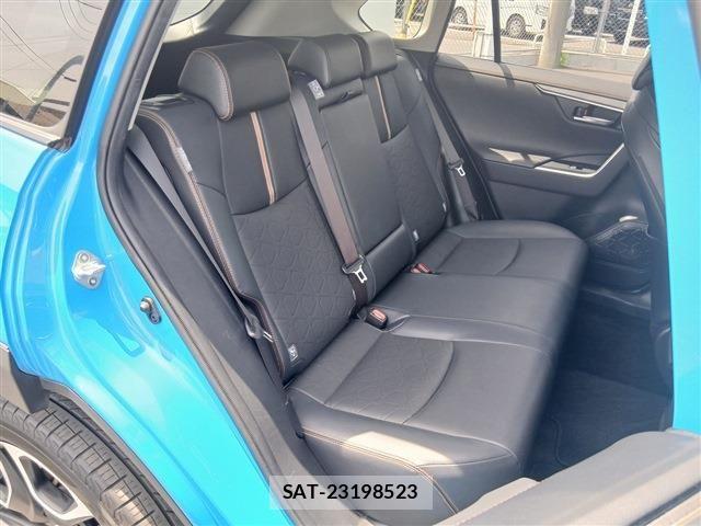Toyota RAV4 2019-10 7224077-15