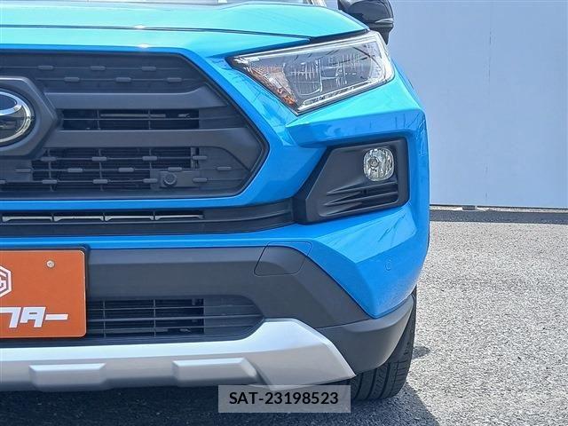 Toyota RAV4 2019-10 7224077-25