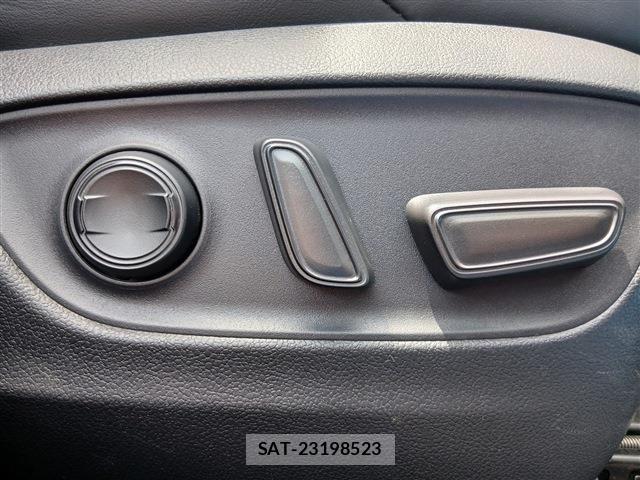 Toyota RAV4 2019-10 7224077-4
