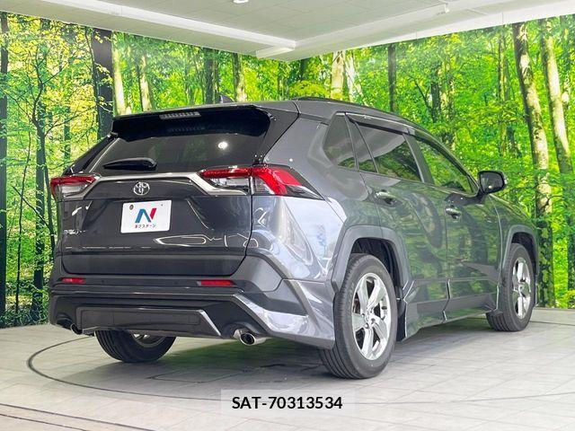 Toyota RAV4 2021-07 7224122-16