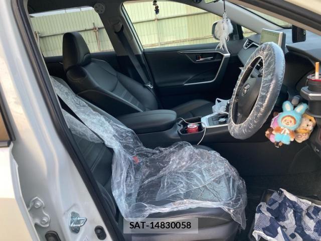 Toyota RAV4 2021-12 7224126-16