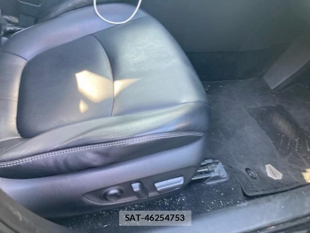 Toyota RAV4 2019-10 7216627-9