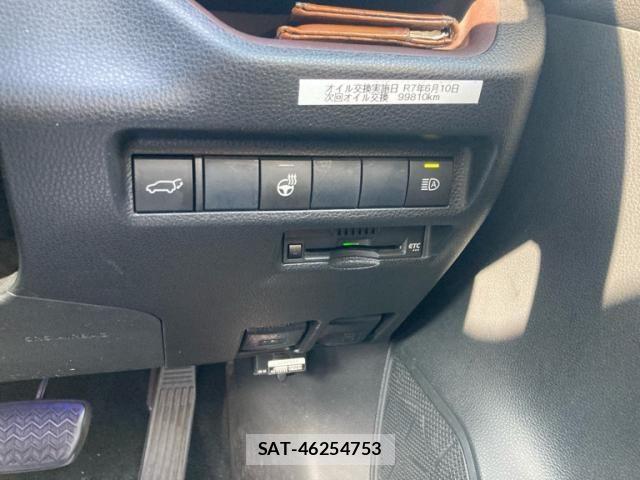Toyota RAV4 2019-10 7216627-15