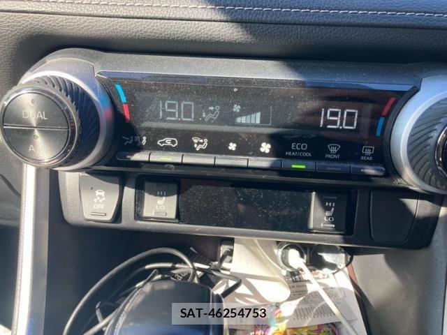 Toyota RAV4 2019-10 7216627-19