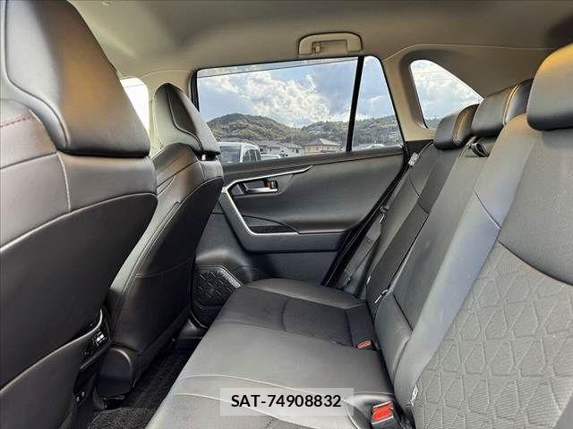Toyota RAV4 2021-03 7224112-18