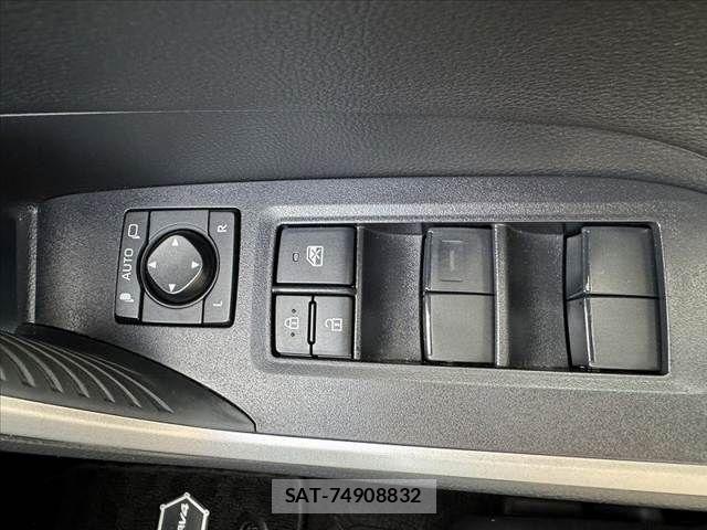Toyota RAV4 2021-03 7224112-23