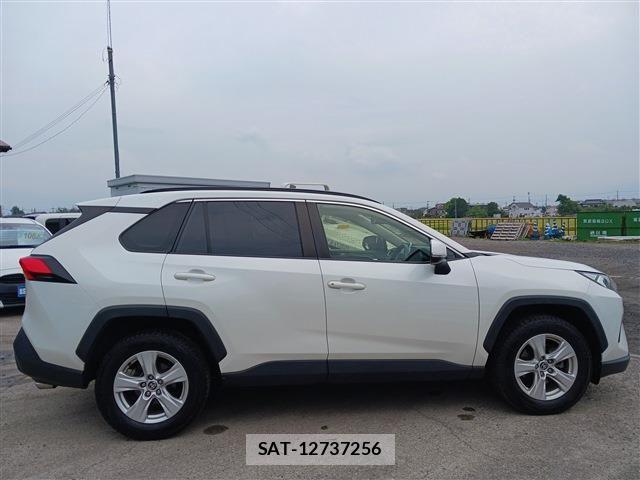 Toyota RAV4 2021-05 7218473-12