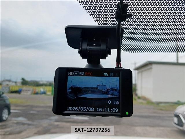 Toyota RAV4 2021-05 7218473-3