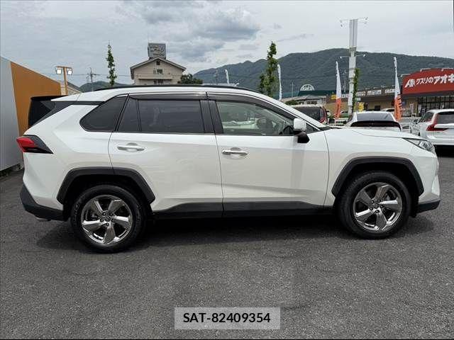 Toyota RAV4 2021-06 7224123-11
