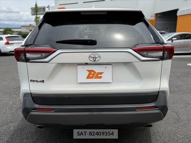 Toyota RAV4 2021-06 7224123-12