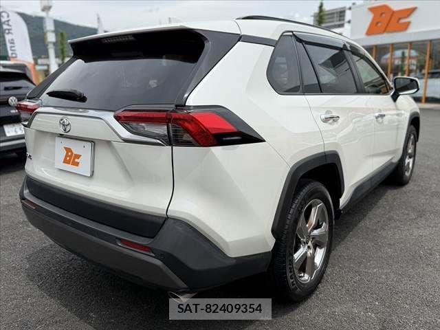 Toyota RAV4 2021-06 7224123-13