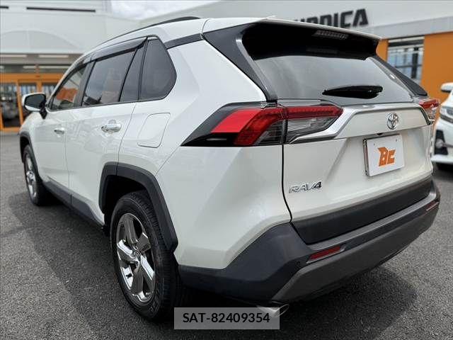 Toyota RAV4 2021-06 7224123-14