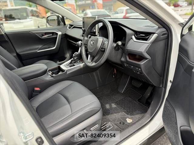Toyota RAV4 2021-06 7224123-15