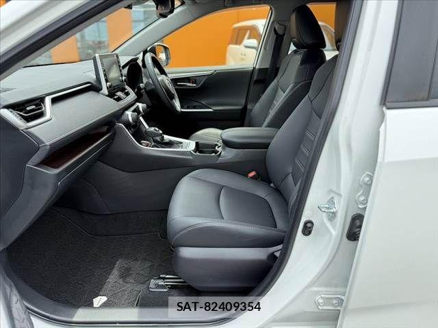 Toyota RAV4 2021-06 7224123-16