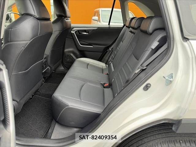 Toyota RAV4 2021-06 7224123-17