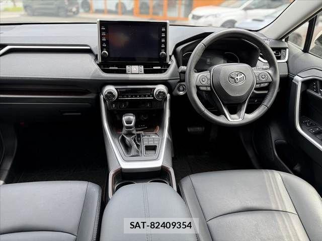 Toyota RAV4 2021-06 7224123-1