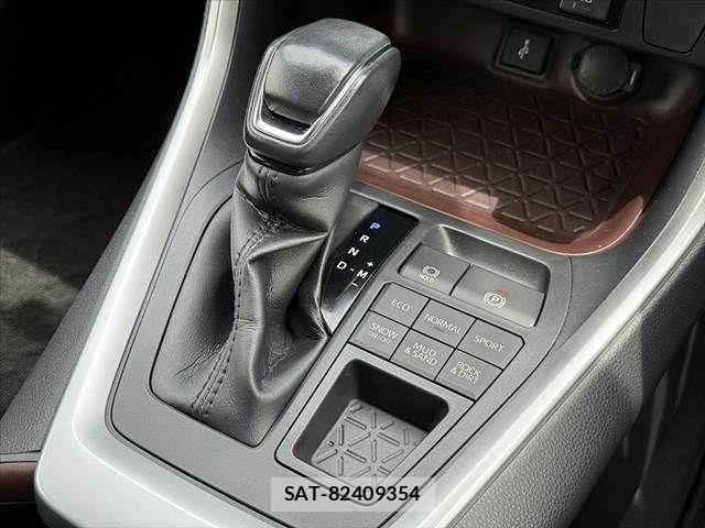 Toyota RAV4 2021-06 7224123-27