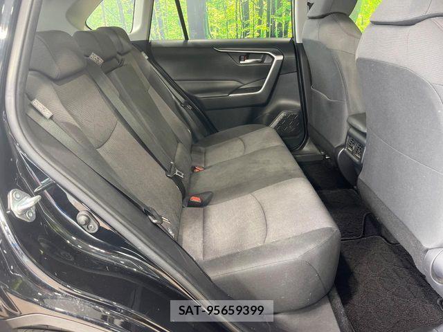 Toyota RAV4 2021-03 7224113-8
