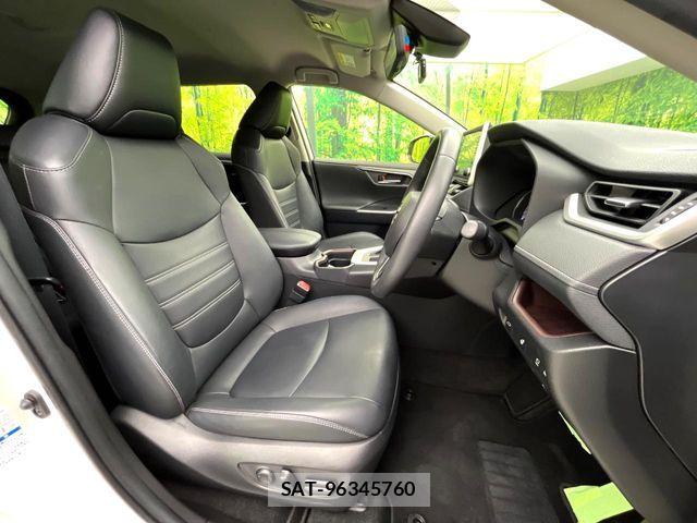 Toyota RAV4 2021-04 7224117-7
