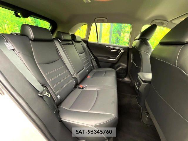 Toyota RAV4 2021-04 7224117-8