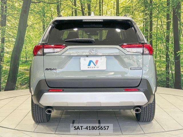 Toyota RAV4 2023-08 7224136-14