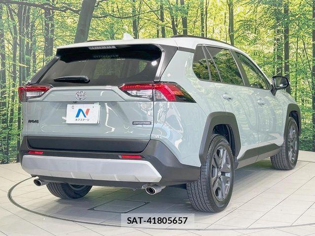 Toyota RAV4 2023-08 7224136-16