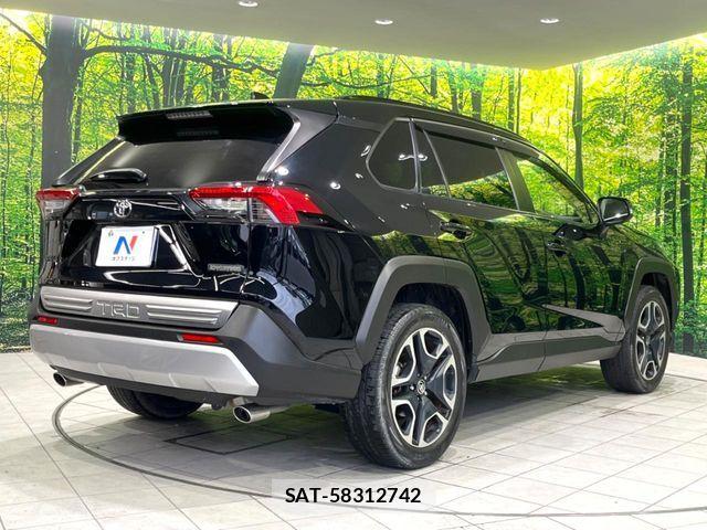 Toyota RAV4 2021-07 7224119-16