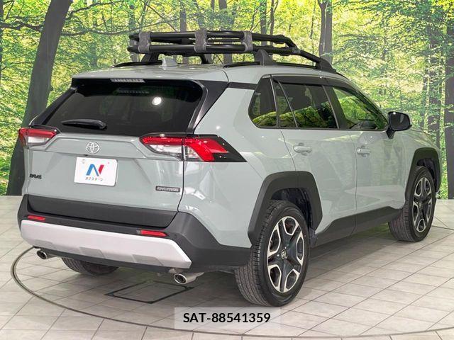 Toyota RAV4 2021-03 7224109-17