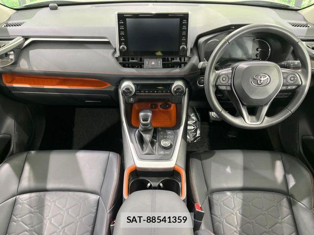 Toyota RAV4 2021-03 7224109-1