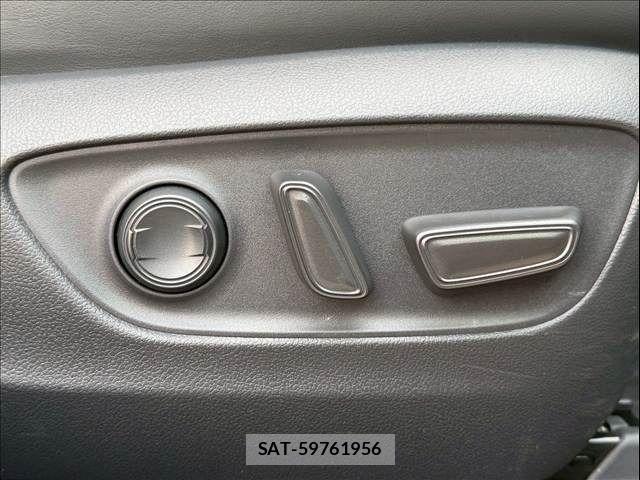 Toyota RAV4 2020-02 7224087-28