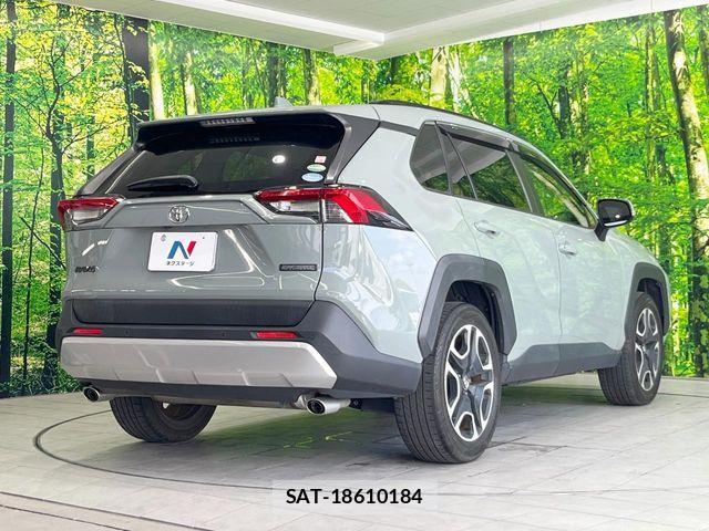 Toyota RAV4 2019-07 7224074-16