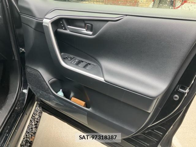 Toyota RAV4 2021-03 7224116-14