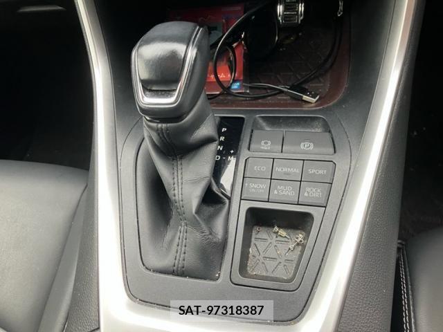 Toyota RAV4 2021-03 7224116-21