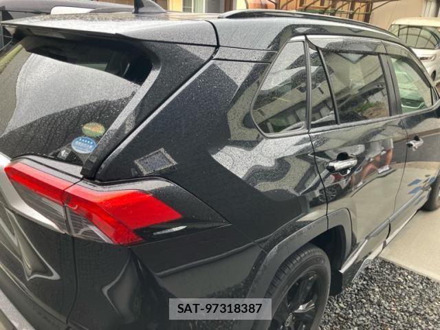 Toyota RAV4 2021-03 7224116-1