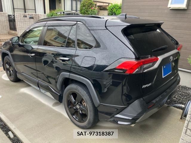 Toyota RAV4 2021-03 7224116-2