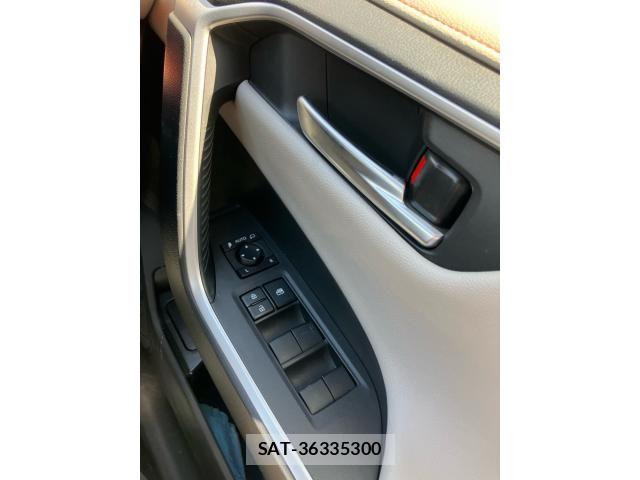 Toyota RAV4 2019-07 7224076-14