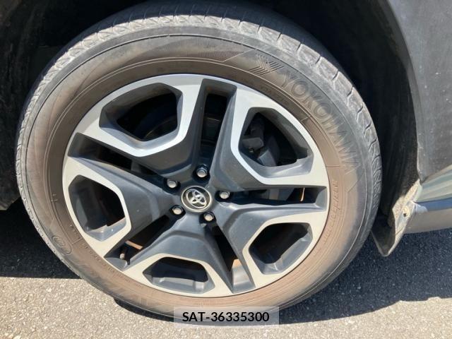 Toyota RAV4 2019-07 7224076-5