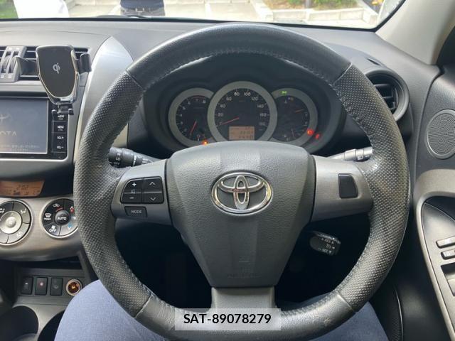 Toyota RAV4 2016-01 7224064-12