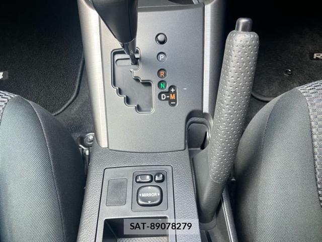 Toyota RAV4 2016-01 7224064-14