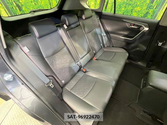 Toyota RAV4 2021-04 7252095-10