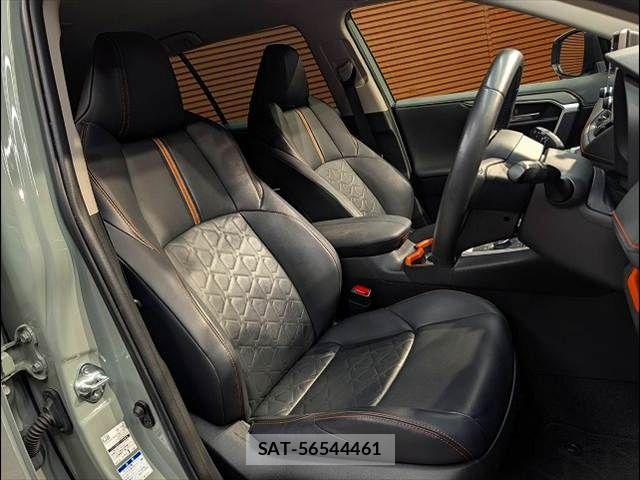 Toyota RAV4 2021-04 7250046-7