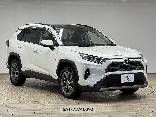 Toyota RAV4 2022-07 7252082-13