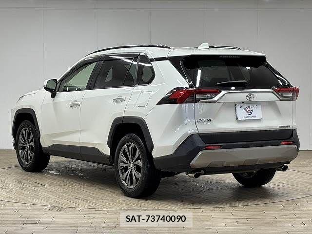 Toyota RAV4 2022-07 7252082-16