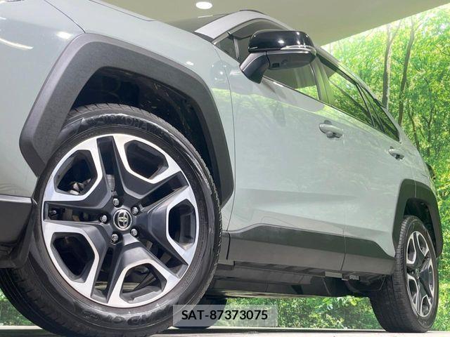 Toyota RAV4 2021-07 7252091-12