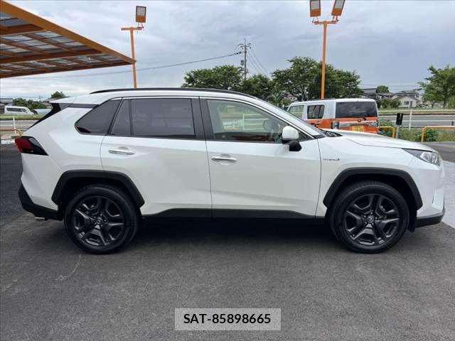 Toyota RAV4 2021-11 7252084-11