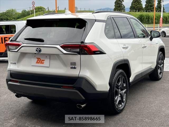 Toyota RAV4 2021-11 7252084-12