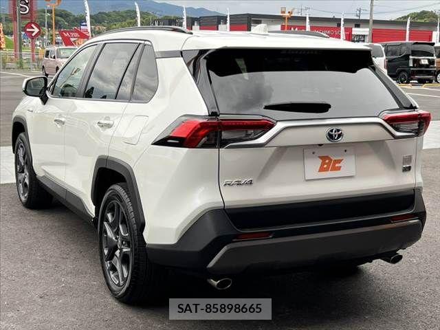 Toyota RAV4 2021-11 7252084-14