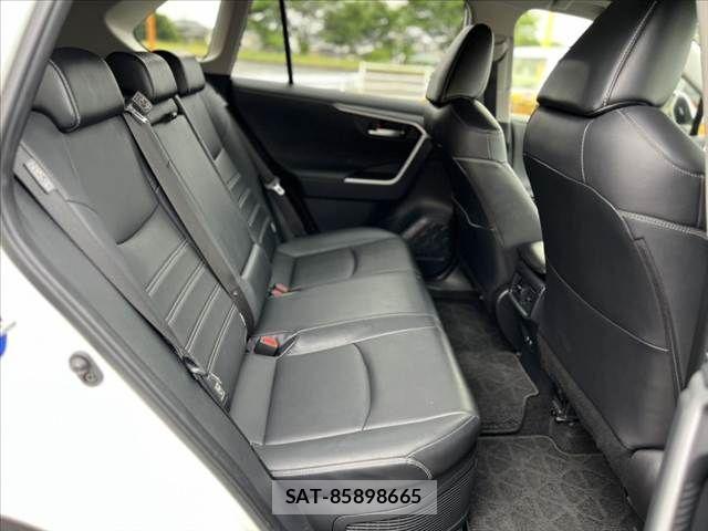 Toyota RAV4 2021-11 7252084-17