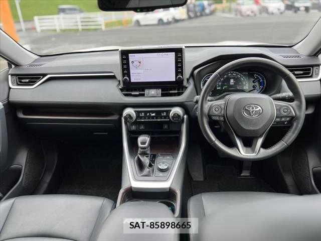Toyota RAV4 2021-11 7252084-1