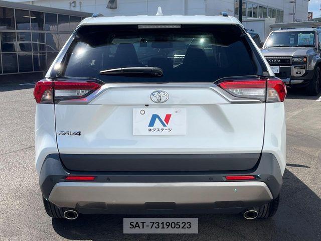 Toyota RAV4 2024-01 7272800-14